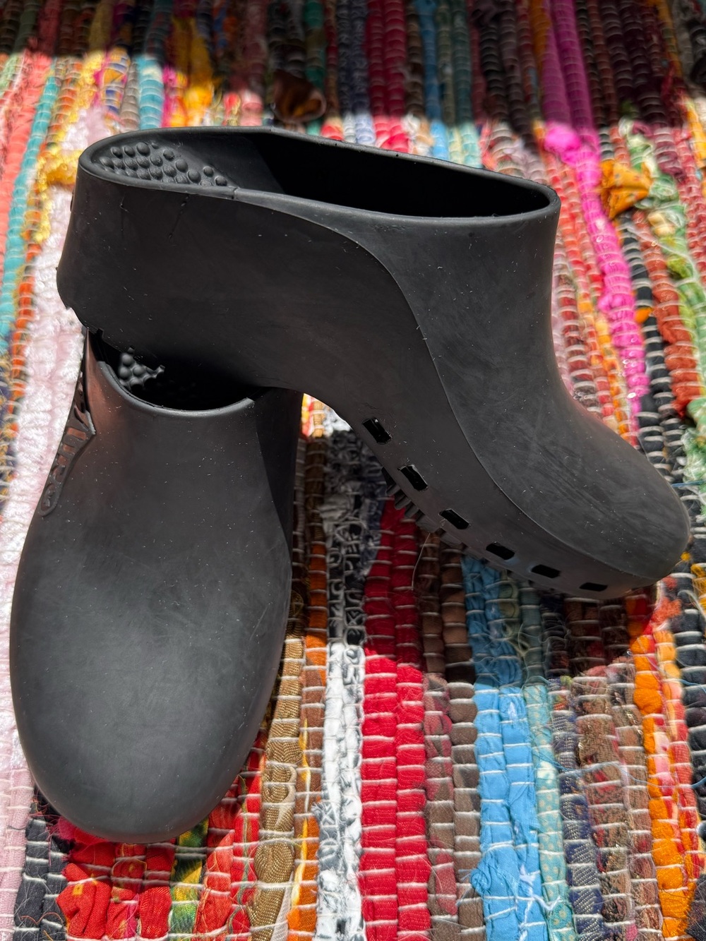 Calzuro Clogs Sz 34-35 Sz 5.5 Black